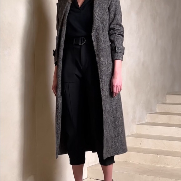 Banana Republic Women’s Slim Refined Stretch Cargo Pant - Picture 3 of 12